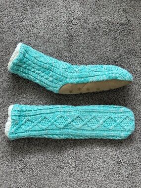 Just Cozy Blue Cozy Cable Knit Slipper Socks With Fleece Lining